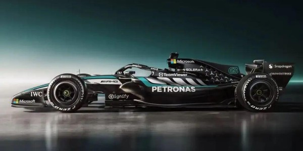 开云官网入口-梅赛德斯的新衣 W17赛车涂装发布
