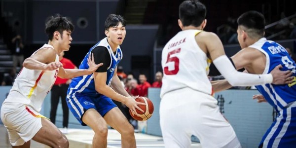 开云娱乐中心-落后11分完成逆转！中国男篮两连胜，掌握主动权，首支出线队诞生